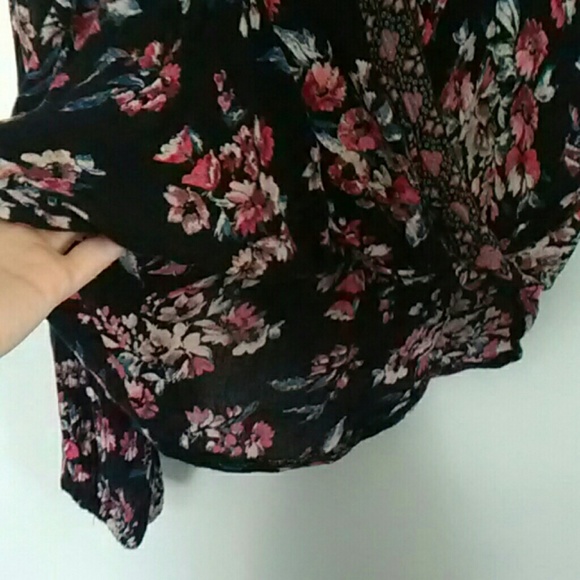 Boho cropped floral top with tassels - Picture 6 of 6